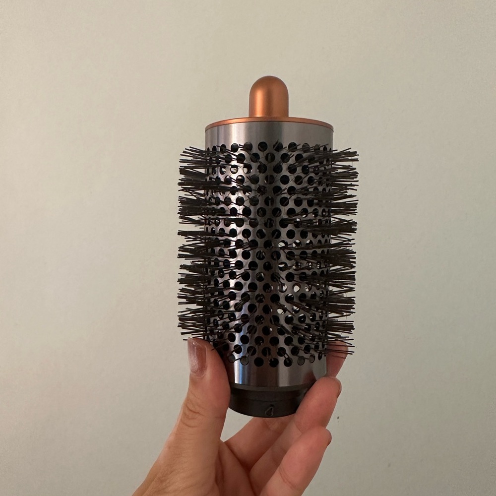 Dyson - Large round volumizing brush